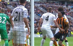 Cầu thủ Hull City không bị phạt sau khi đấm Phil Jones ngay trên sân